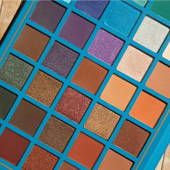 ❄Elsa Beauty Creations palette BNIB - Picture 3 of 8